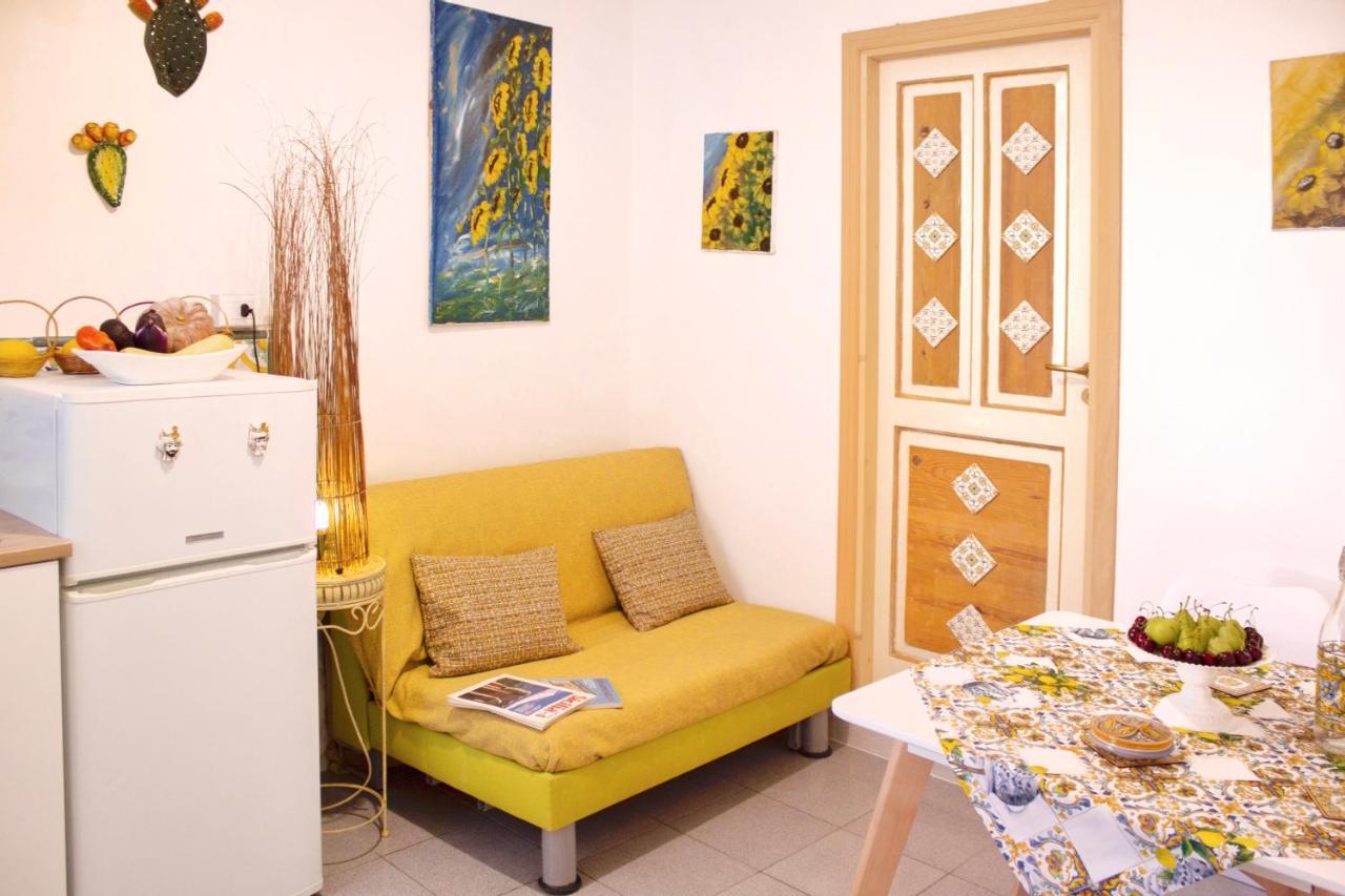 Bilocale Holiday Taormina Centro Apartment Exterior photo